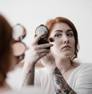 Makeup Removing – 4 Best Tips From Experts