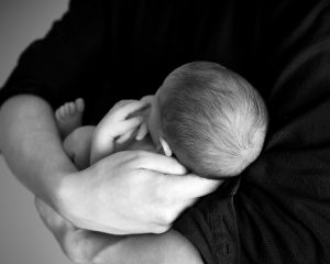 Things you should know about carrying and holding a Newborn 