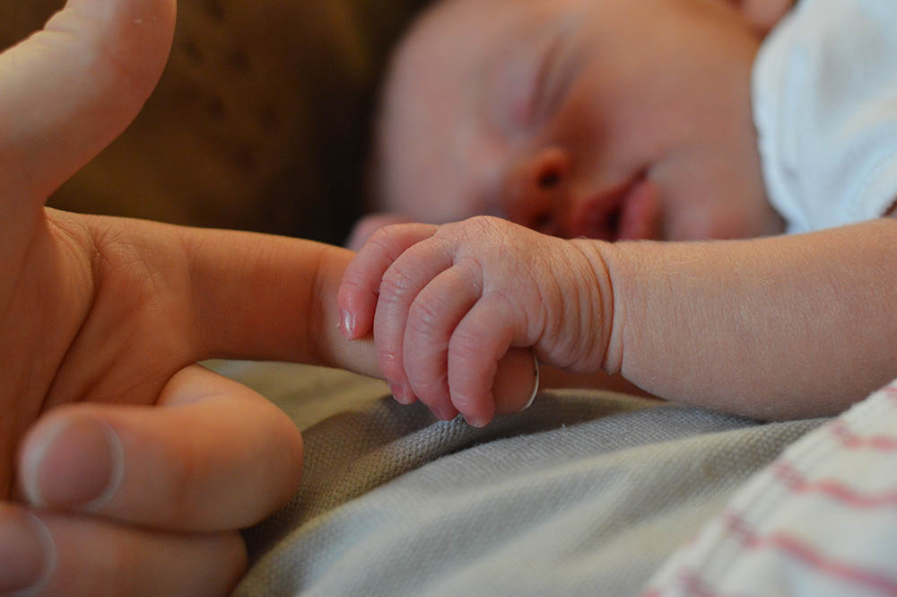 Things you should know about carrying and holding a Newborn