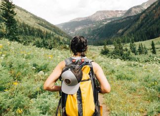 Features-Must-Consider-Before-Buying-Your-Hiking-Pack-on-nextreading-online