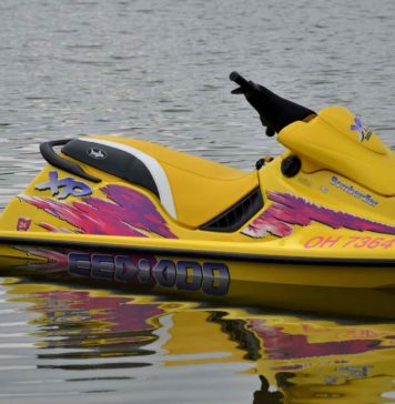 You-Should-Know-About-Jet-Ski-Wetsuit-&-Drysuit-on-NextReading