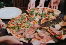 Pizza-Is-a-Type-of-Food-That-Brings-People-Together-on-nextreading-online