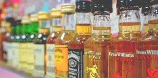 Few-Tips-to-Find-the-Perfect-Engraved-Liquor-Bottle-for-Your-Next-Event-on-nextreading